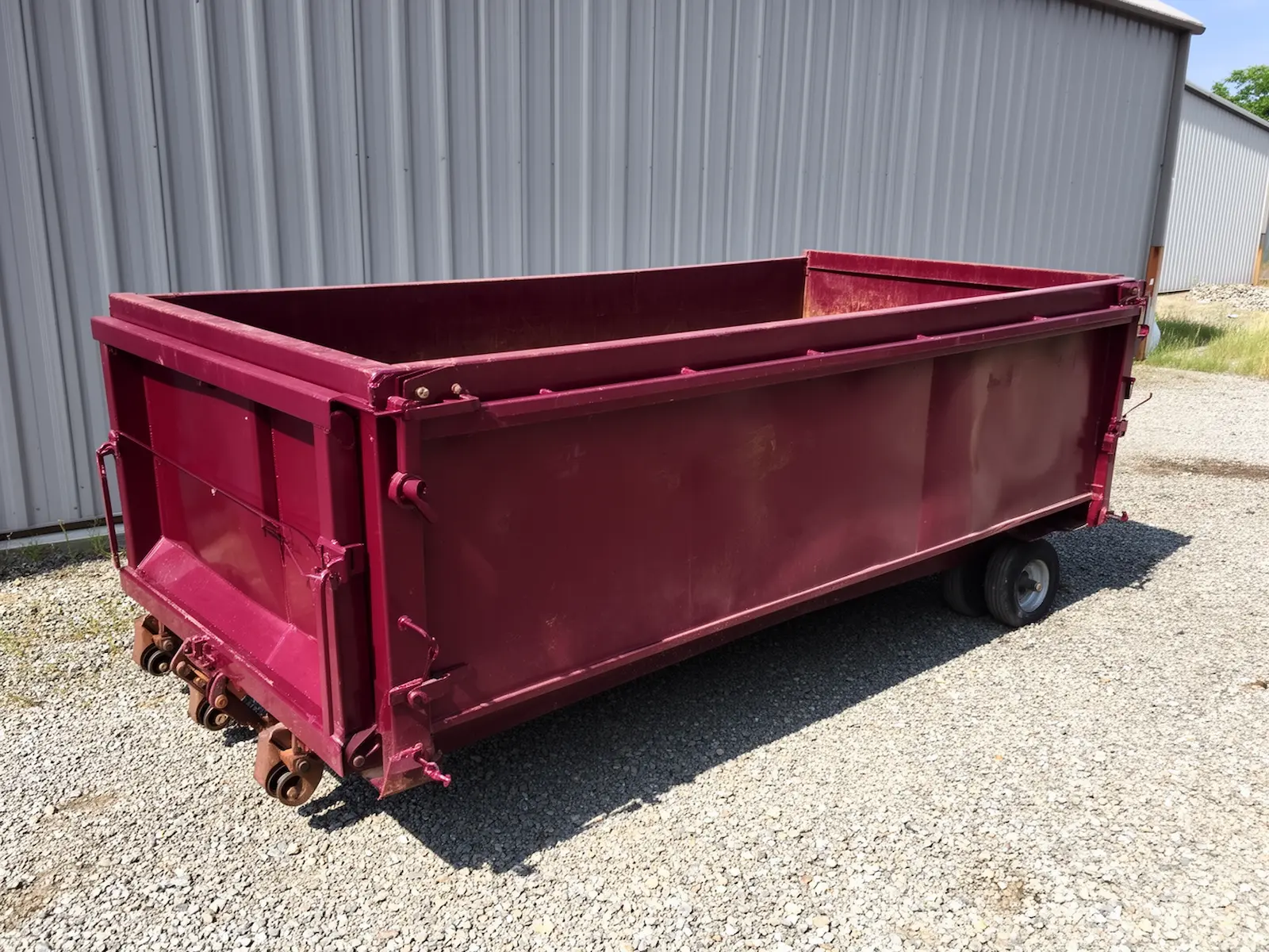 Roll-off dumpster from Hawk Crest Dumpsters in Glen Cove, NY